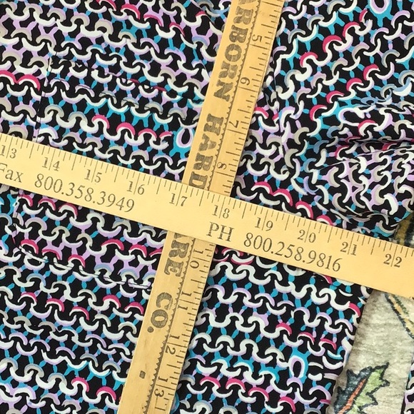 🎵 NOTATIONS Black Multi Abstract Print Long Sleeve Roll Tab Blouse - Picture 4 of 10